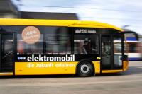 Elektrobus auf Probefahrt durch Darmstadt